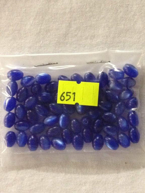 SAPPHIRE 6X8MM OVAL LUCITE BEADS 651SA