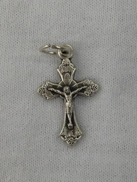 Photo of NICKEL SILVER CRUCIFIX 0.6875 504A