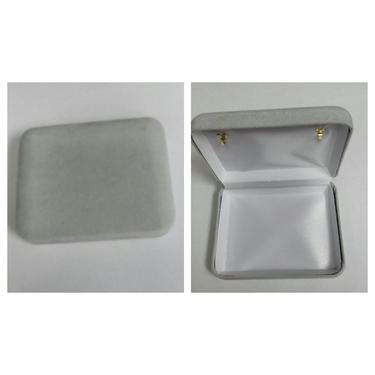 Photo of GREY VELVET HARD TOPPED DISPLAY BOX 919